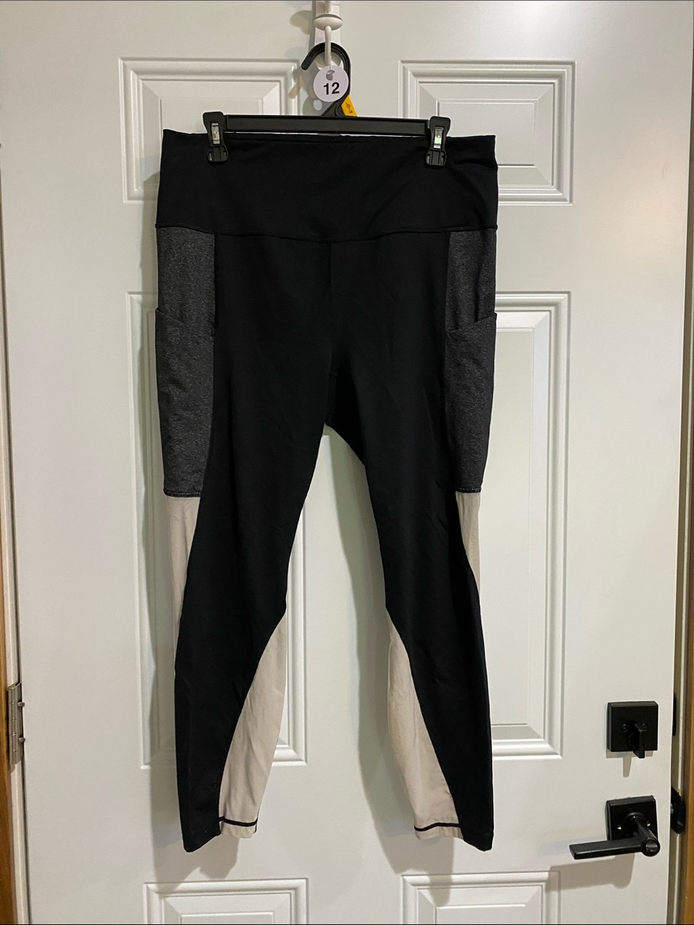 Active Life Black, Gray & Cream Colorblock Leggings